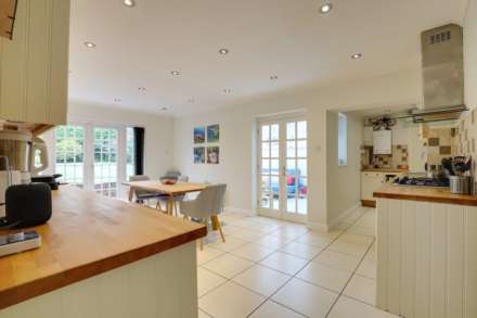 Picton Way, Caversham, Image 3