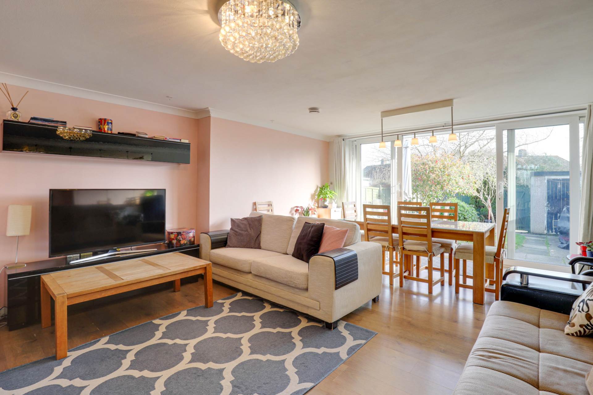 Bellingham Walk, Emmer Green, Image 14