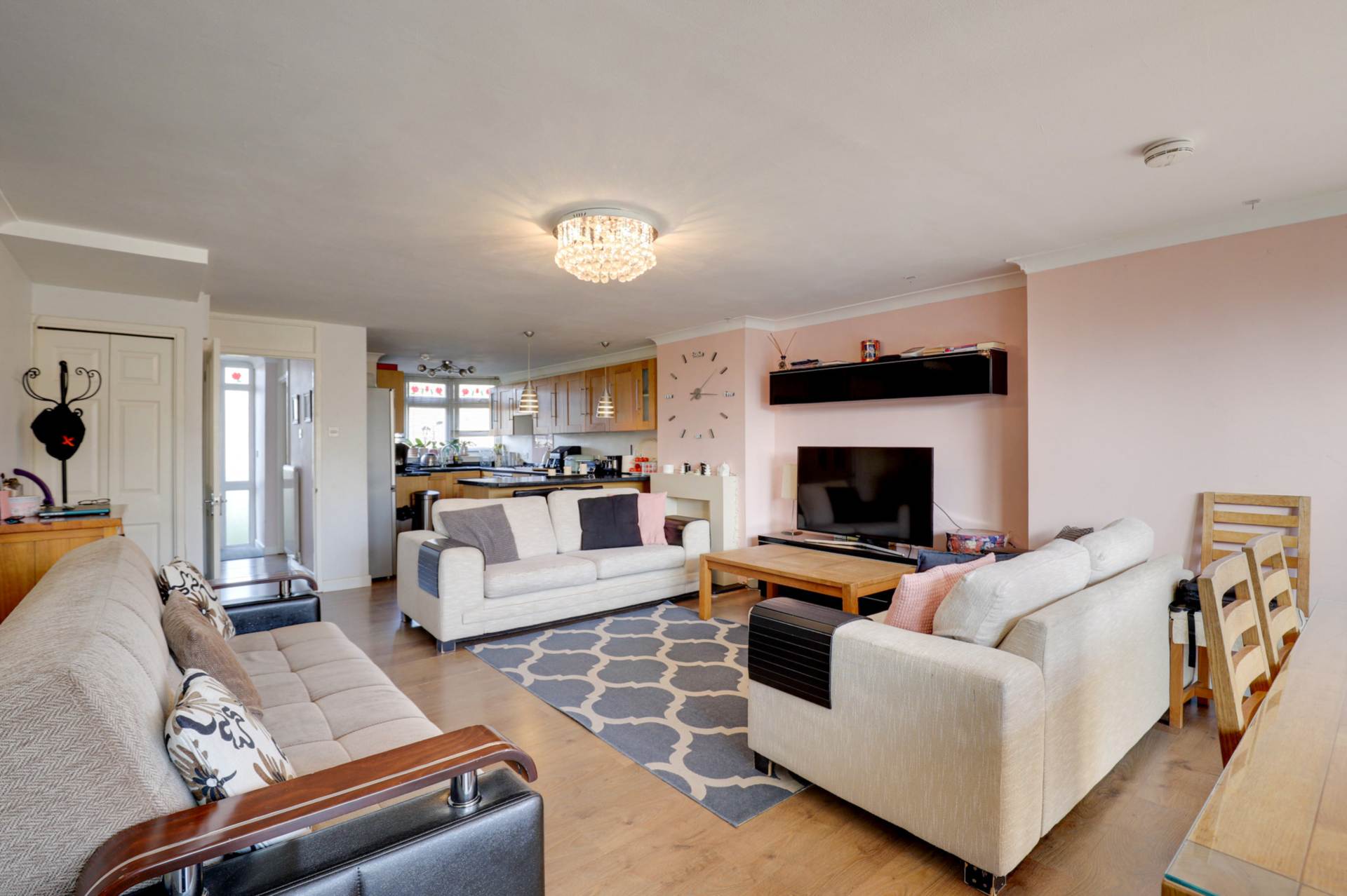 Bellingham Walk, Emmer Green, Image 3