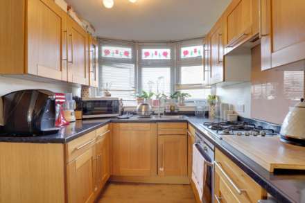 Bellingham Walk, Emmer Green, Image 11