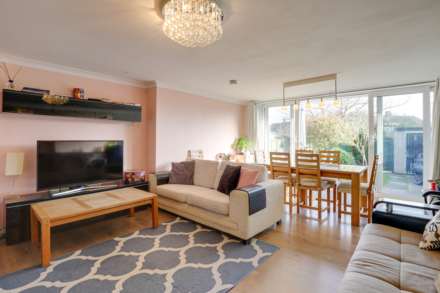 Bellingham Walk, Emmer Green, Image 14