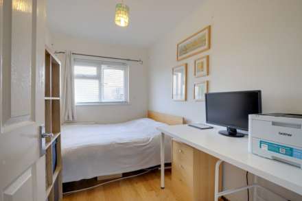 Bellingham Walk, Emmer Green, Image 18