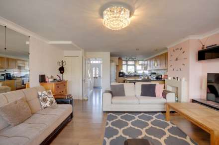 Bellingham Walk, Emmer Green, Image 7