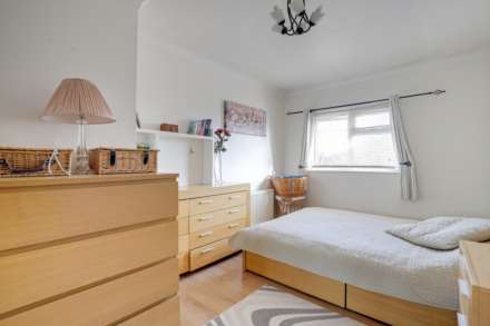 Bellingham Walk, Emmer Green, Image 8