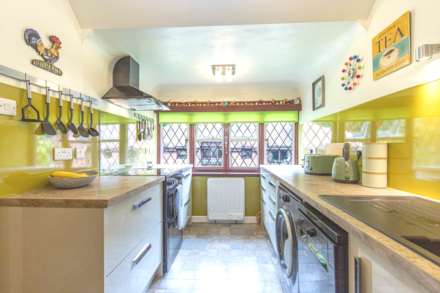 Church Road, Caversham, Image 12