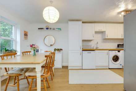 Boundary Lane, The Warren, Reading, Image 4