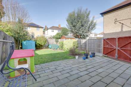 Cawsam Gardens, Caversham, Image 18