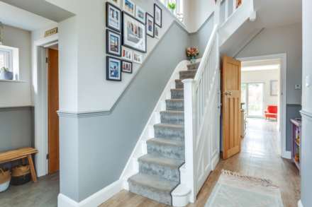 Balmore Drive, Caversham, Image 10