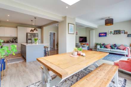 Balmore Drive, Caversham, Image 16