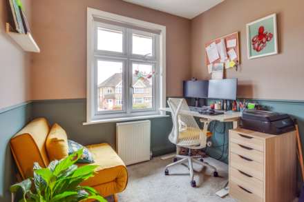 Balmore Drive, Caversham, Image 20