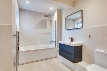 Balmore Drive, Caversham, Image 22