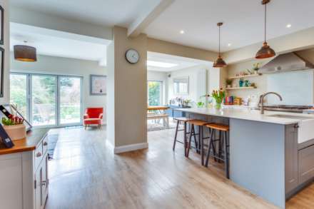 Balmore Drive, Caversham, Image 4