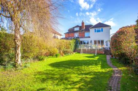 Balmore Drive, Caversham, Image 9