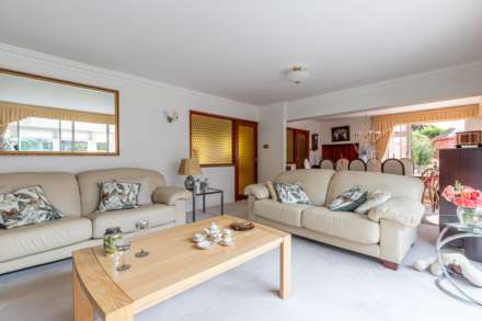 Old Barn Close, Emmer Green, Image 15