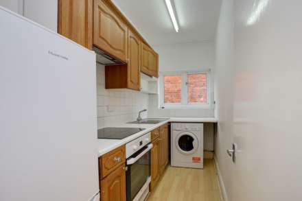 Tilehurst Road, Reading, Image 15