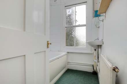 Tilehurst Road, Reading, Image 16