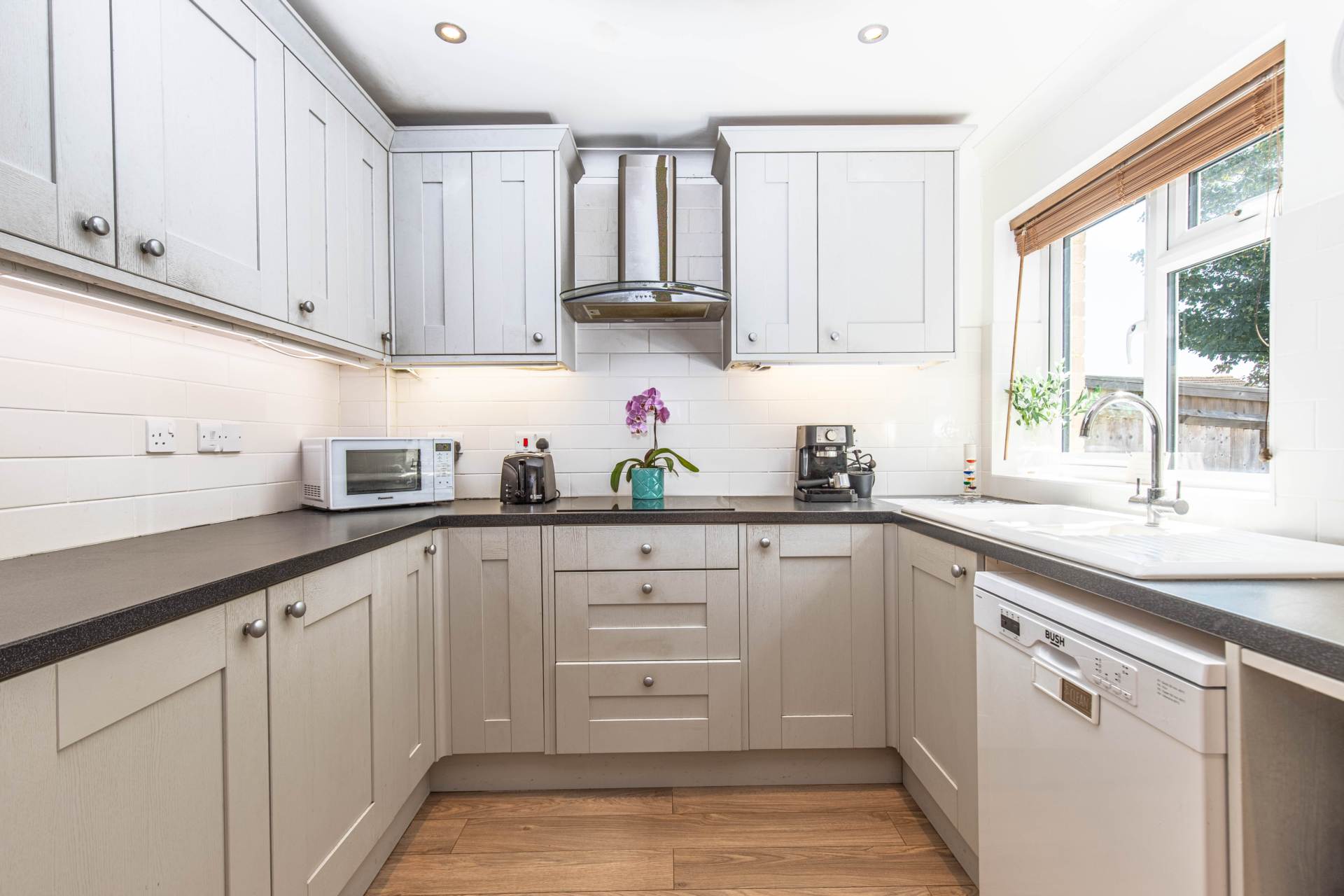 Queensway, Caversham Park Village, Image 12
