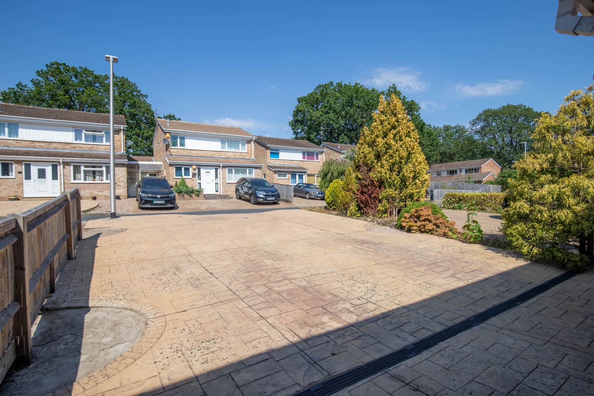 Queensway, Caversham Park Village, Image 28
