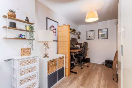 Queensway, Caversham Park Village, Image 17