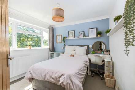 Queensway, Caversham Park Village, Image 23