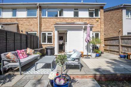 Queensway, Caversham Park Village, Image 24