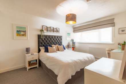 Queensway, Caversham Park Village, Image 7