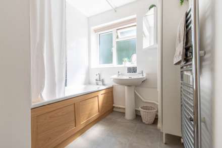 Queensway, Caversham Park Village, Image 9
