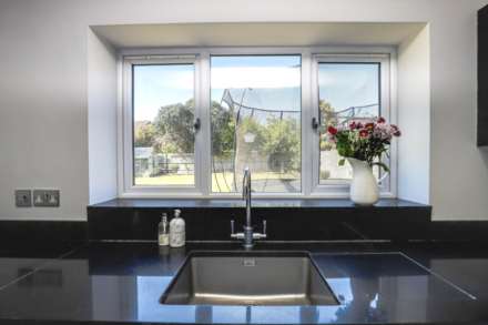 Woods Road, Caversham, Image 22