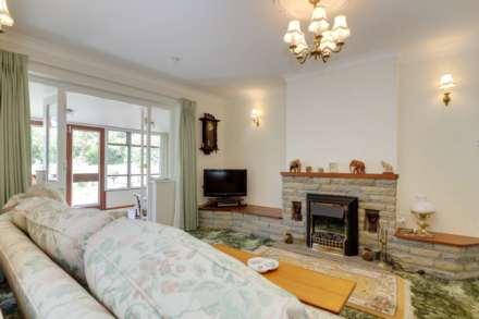Woodcote Way, Caversham Heights, Image 10