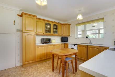 Woodcote Way, Caversham Heights, Image 14
