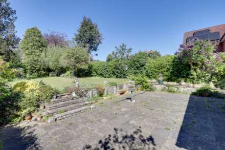 Woodcote Way, Caversham Heights, Image 18