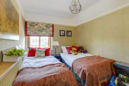 Shepherds Lane, Caversham Heights, Image 16