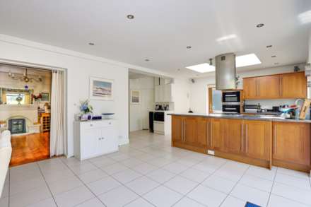 Shepherds Lane, Caversham Heights, Image 5