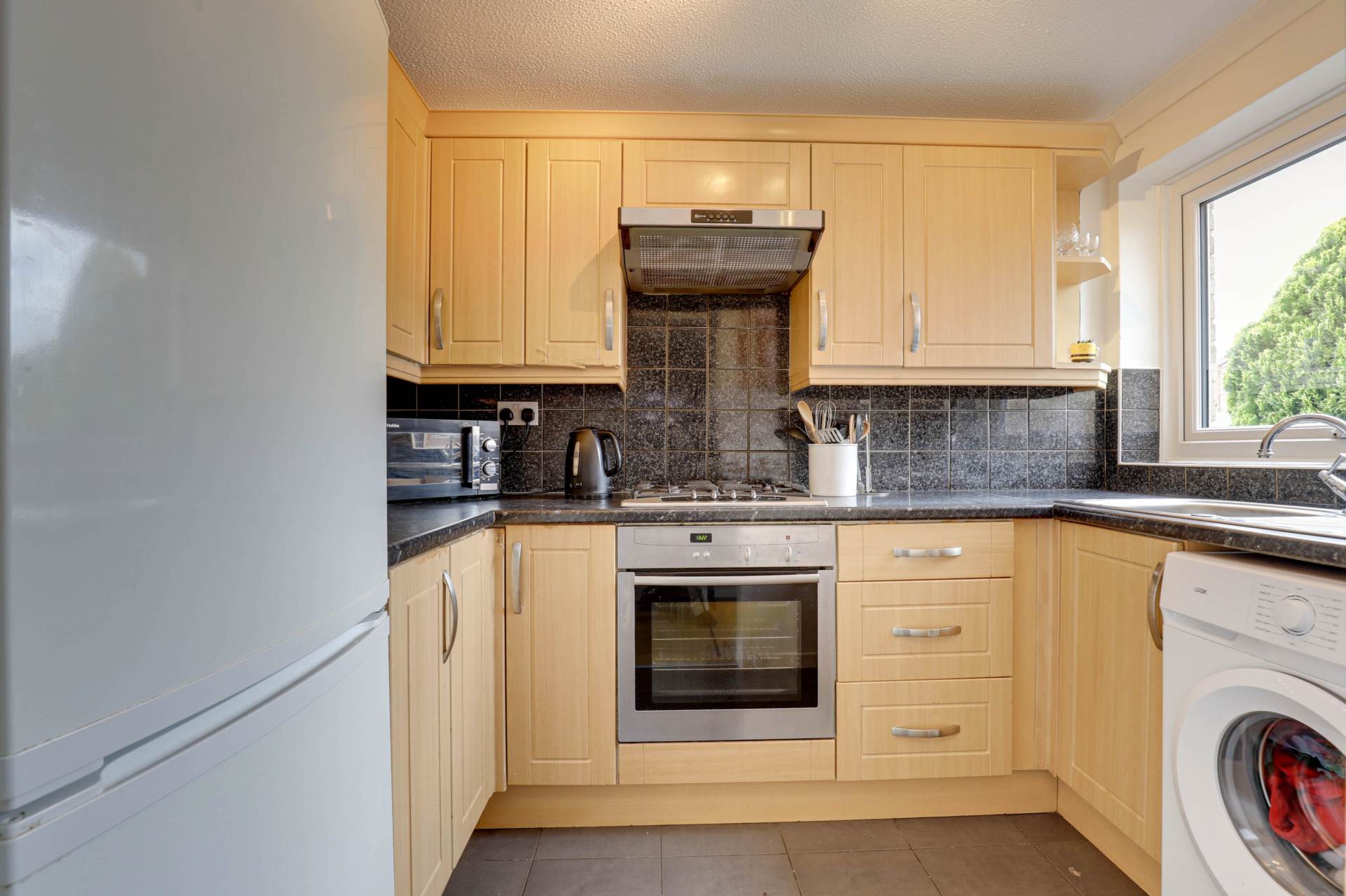 Holyrood Close, Caversham Park Village, Image 13