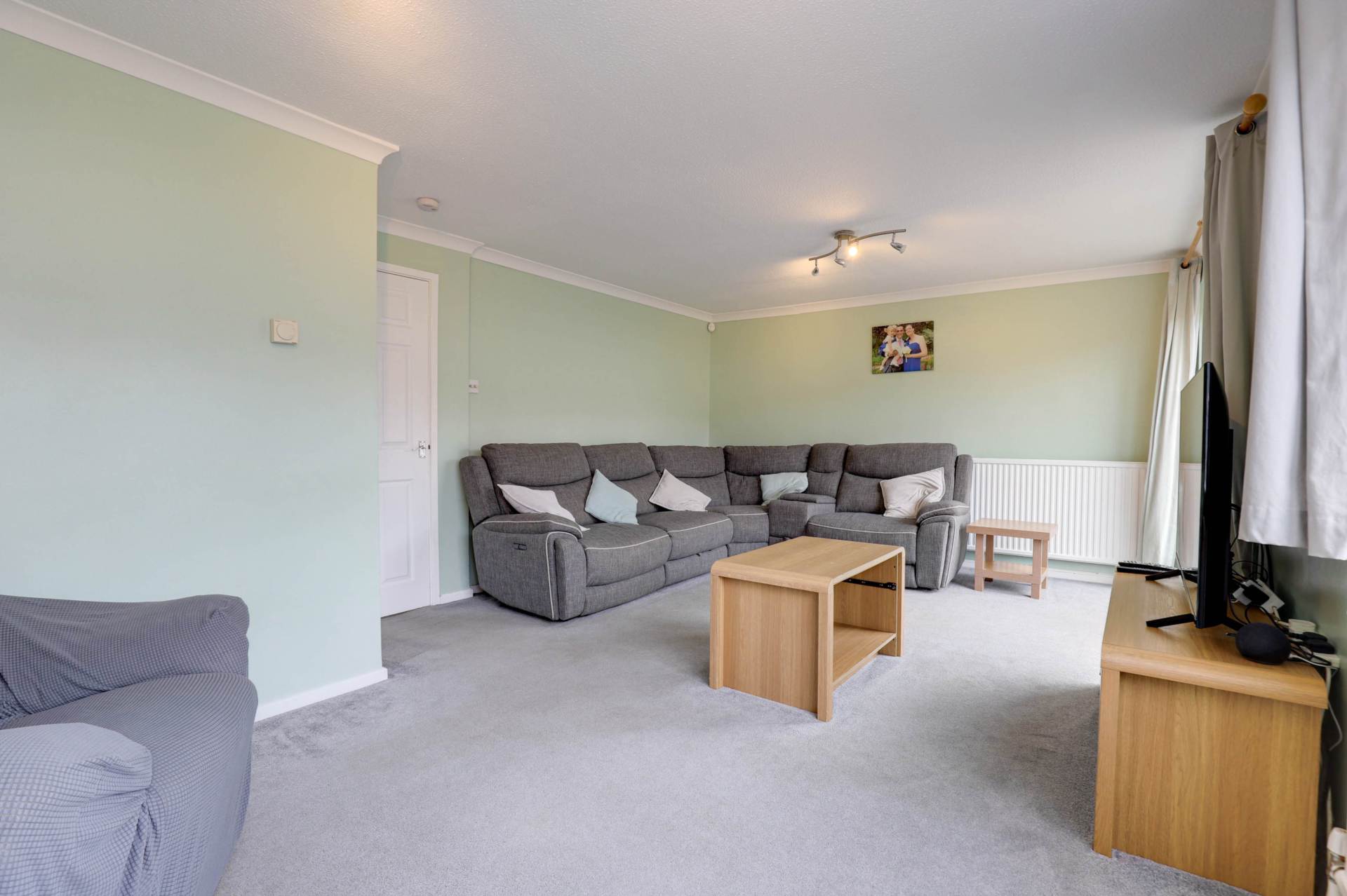 Holyrood Close, Caversham Park Village, Image 4