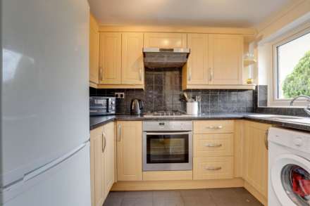 Holyrood Close, Caversham Park Village, Image 13