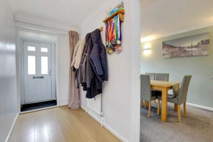Holyrood Close, Caversham Park Village, Image 14