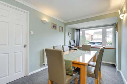 Holyrood Close, Caversham Park Village, Image 15