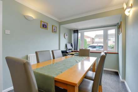 Holyrood Close, Caversham Park Village, Image 16