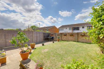 Holyrood Close, Caversham Park Village, Image 2