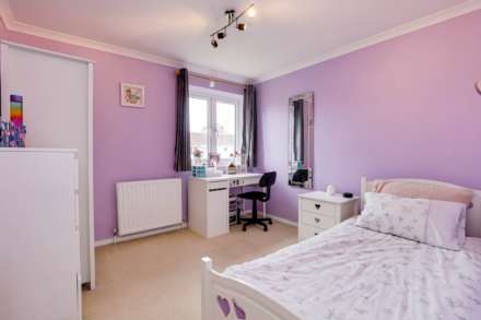 Holyrood Close, Caversham Park Village, Image 21
