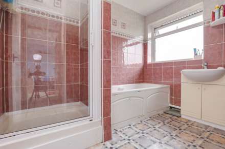 Holyrood Close, Caversham Park Village, Image 23