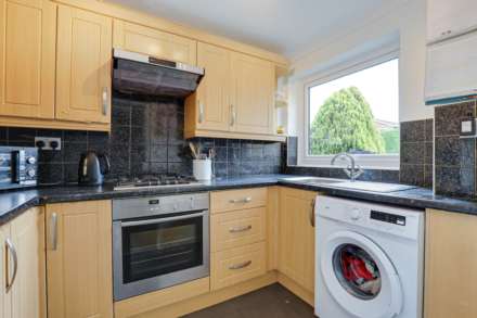 Holyrood Close, Caversham Park Village, Image 6