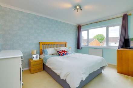 Holyrood Close, Caversham Park Village, Image 8