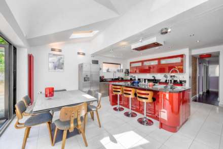 Clifton Park Road, Caversham Heights, Reading, Image 19