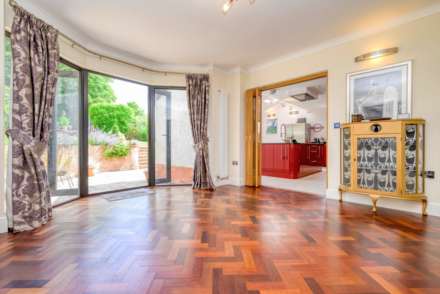 Clifton Park Road, Caversham Heights, Reading, Image 22