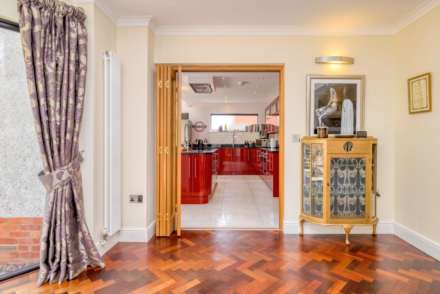 Clifton Park Road, Caversham Heights, Reading, Image 23