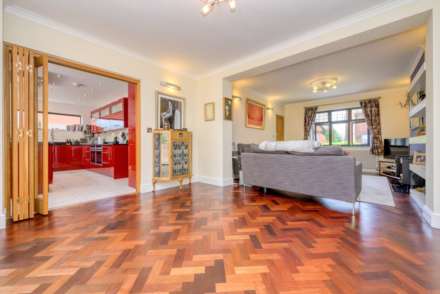 Clifton Park Road, Caversham Heights, Reading, Image 8