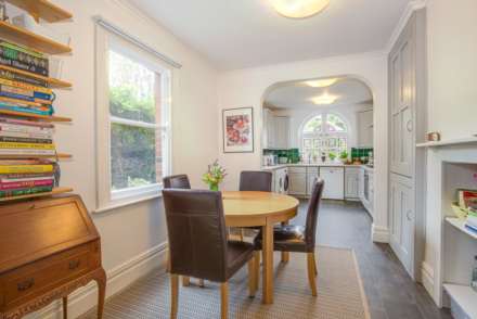 Albert Road, Caversham Heights, Reading, Image 13