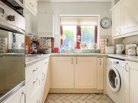 Essex Way, Sonning Common, South Oxfordshire, Image 3